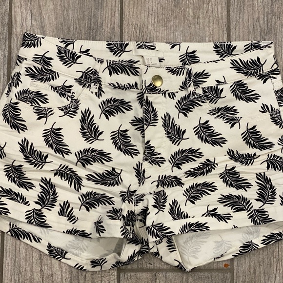H&M Denim Shorts Lot - 5 Pairs - Picture 5 of 16